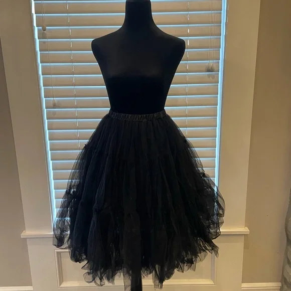 Black tuel tutu - Picture 2 of 2